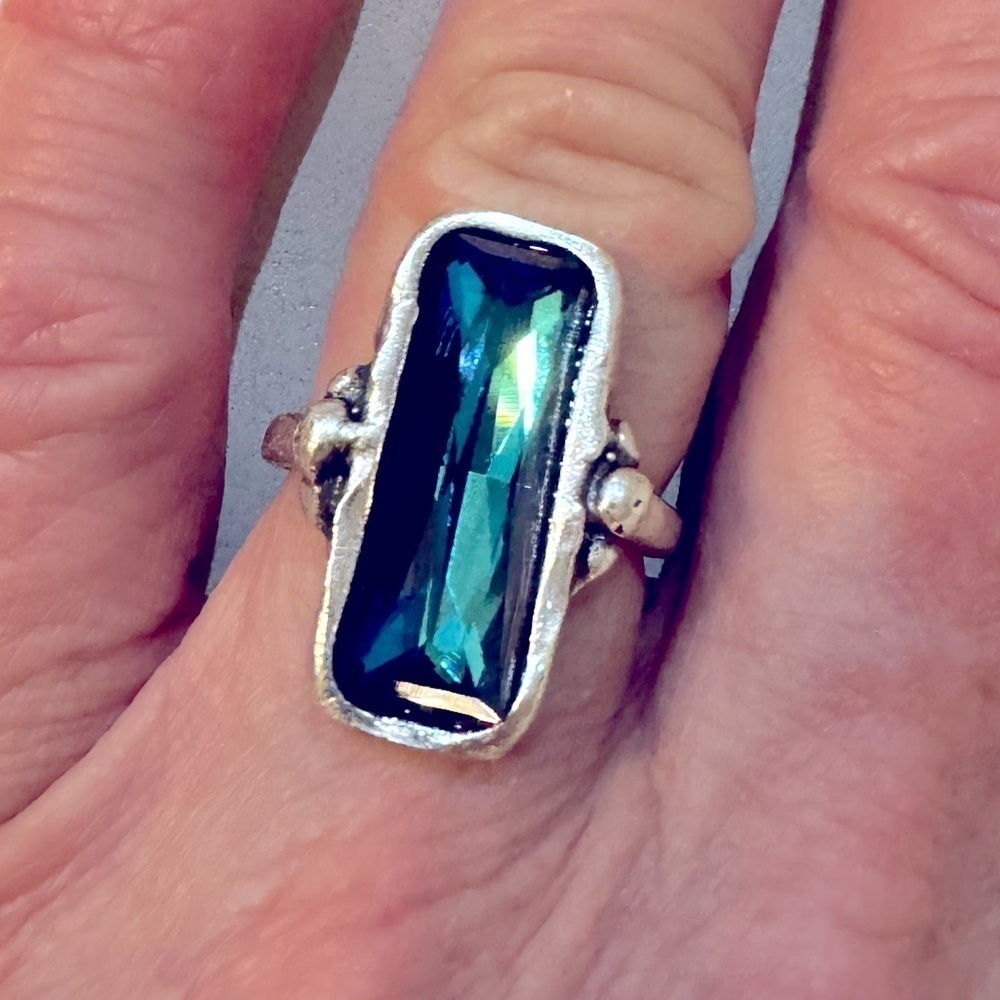New‎ Silver and Blue stone ring